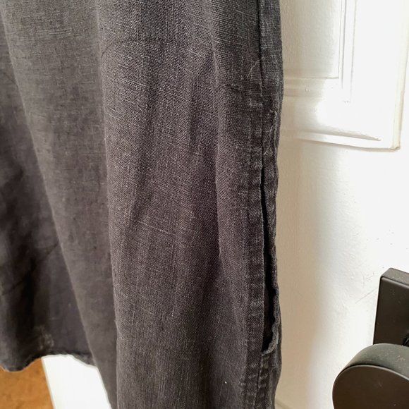 Black linen tunic dress - Gravel and Gold - Picture 3 of 4